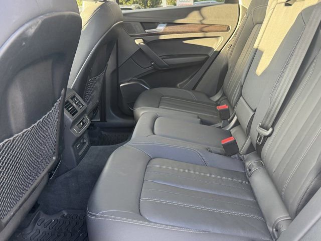 Certified 2025 Audi Q5 2.0T Premium w/ Convenience Plus Package image 34