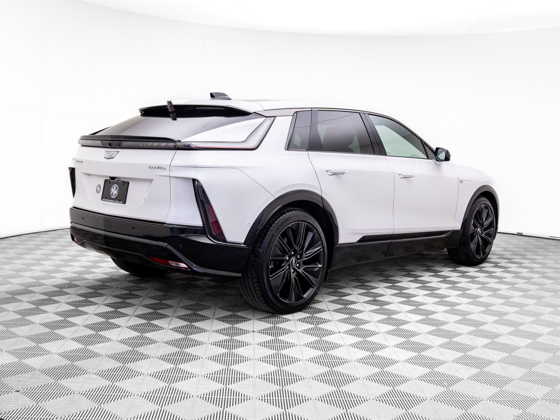 Used 2024 Cadillac Lyriq Sport image 6