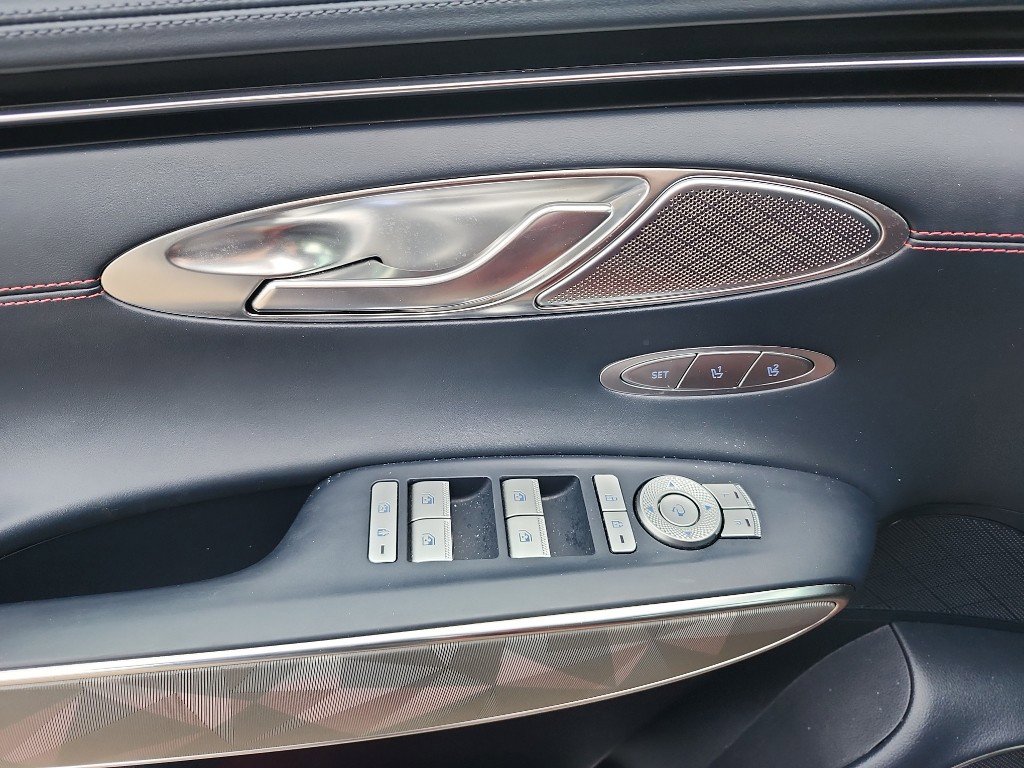 Used 2022 Genesis GV70 3.5T Sport w/ Sport Advanced Package image 16