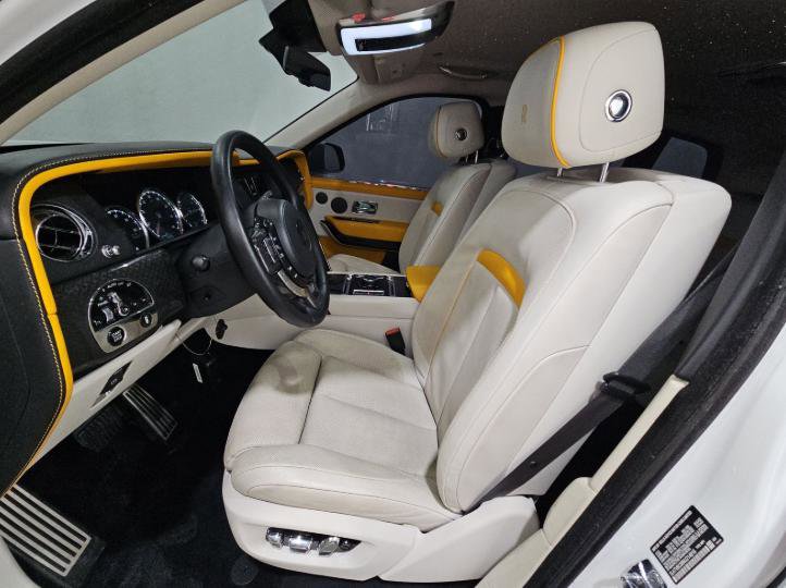 Used 2022 Rolls-Royce Cullinan Black Badge w/ Dark Exterior Package image 4