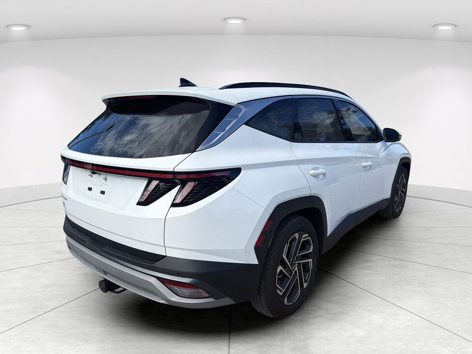 Used 2025 Hyundai Tucson Limited FWD image 4