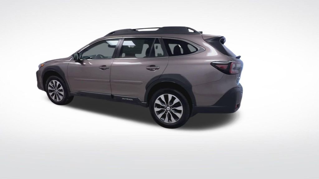 Used 2023 Subaru Outback Limited image 6