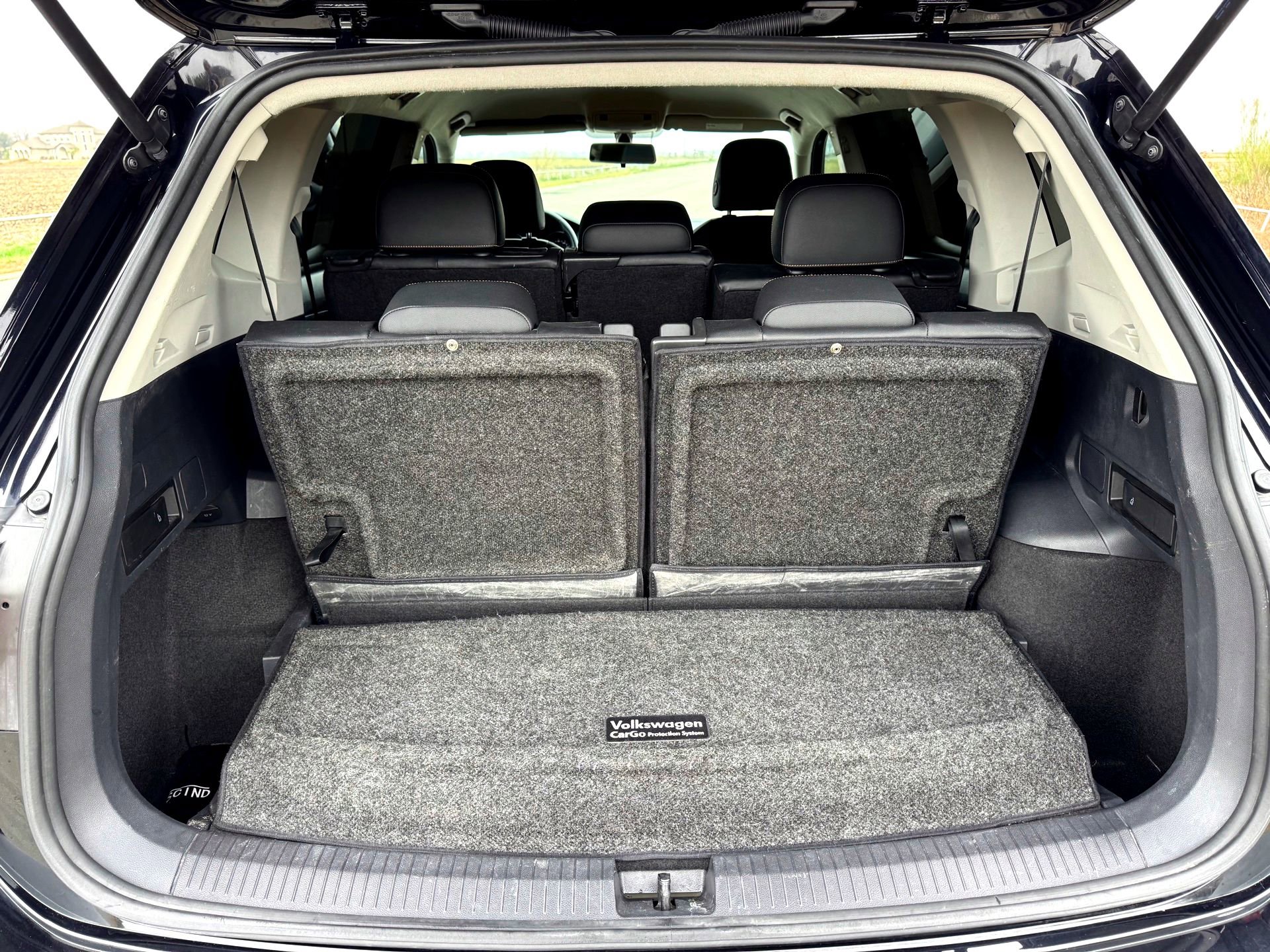 Used 2019 Volkswagen Tiguan SE image 8