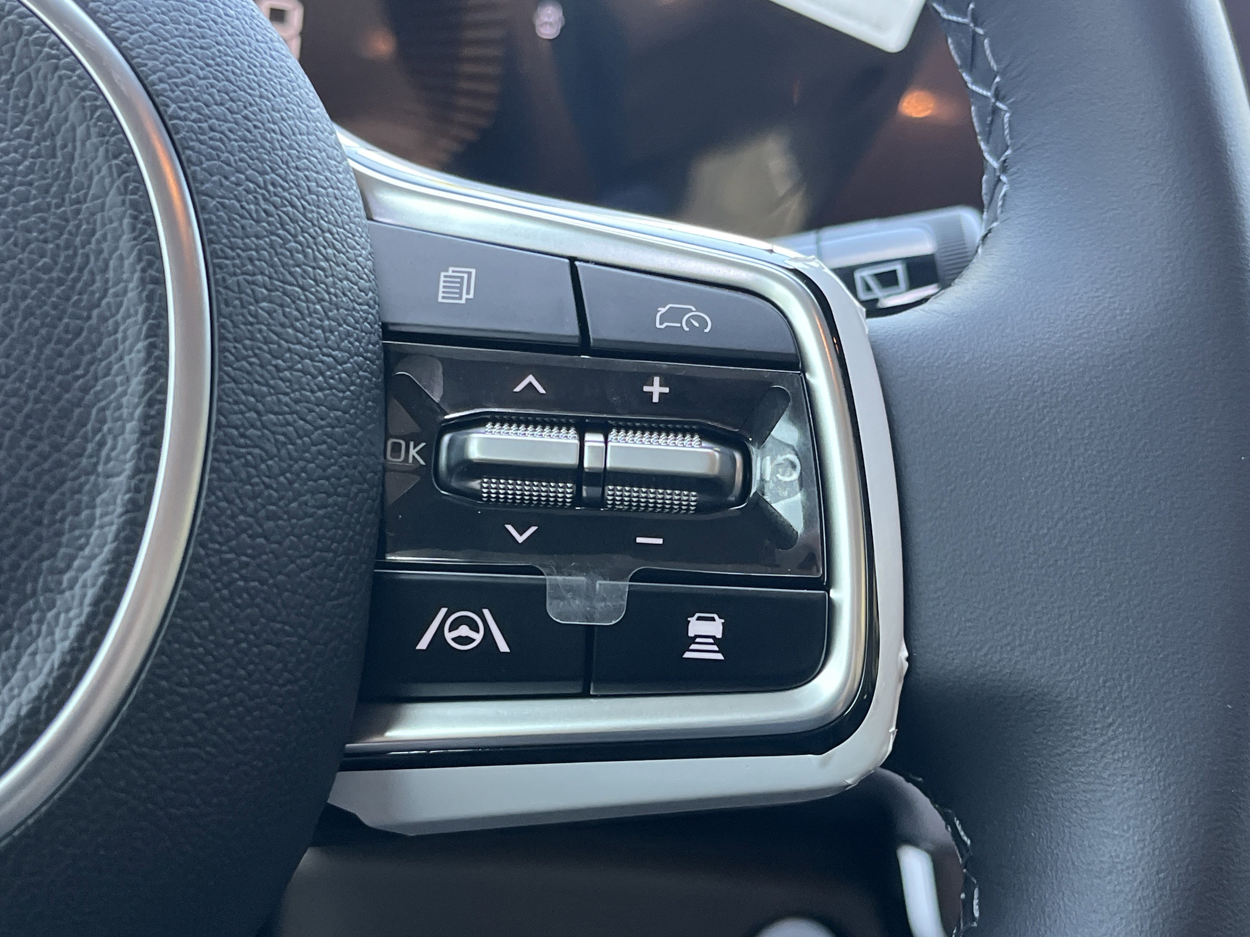 New 2026 Kia Carnival EX image 16