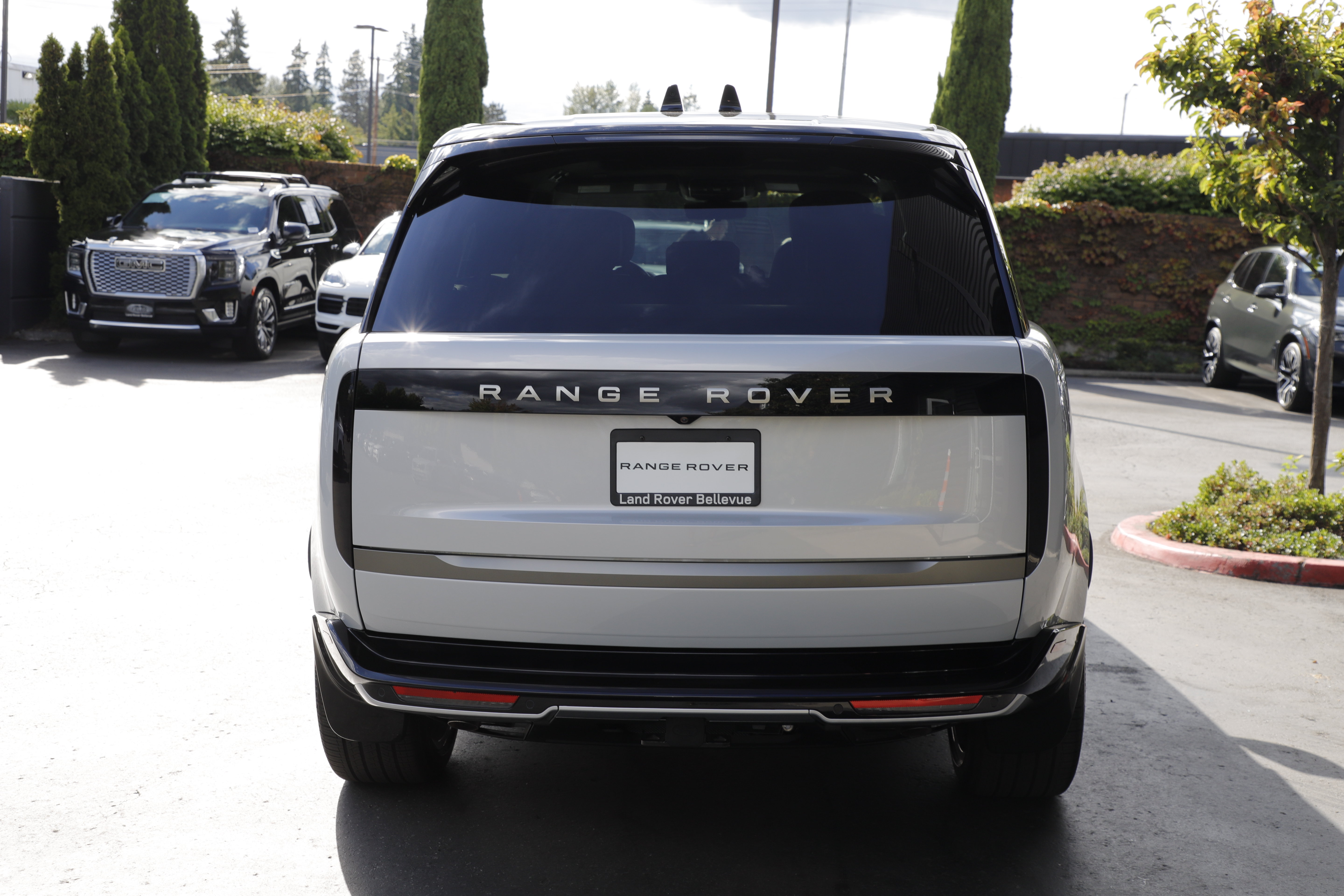 New 2026 Land Rover Range Rover Long Wheelbase Autobiography AWD/4WD image 5
