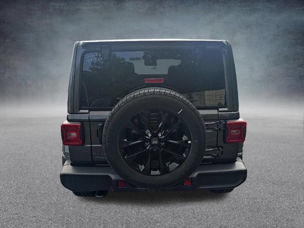 Used 2025 Jeep Wrangler Unlimited Sahara AWD/4WD image 8