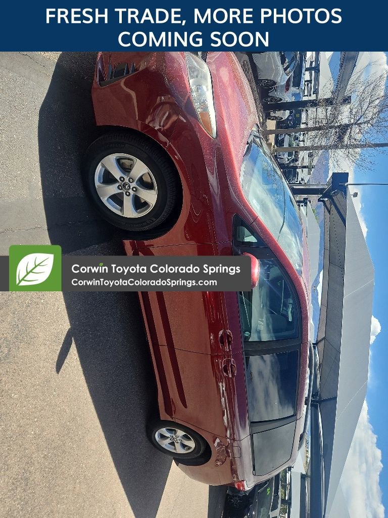 Used 2019 Toyota Sienna LE w/ Carpet Mat Package FWD image 7