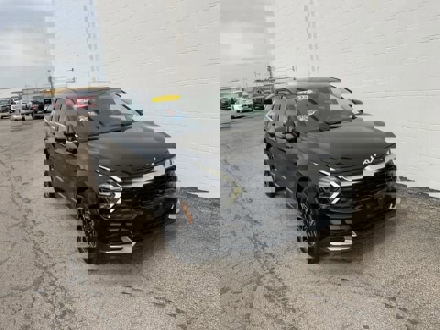 Used 2025 Kia Sportage LX video 1
