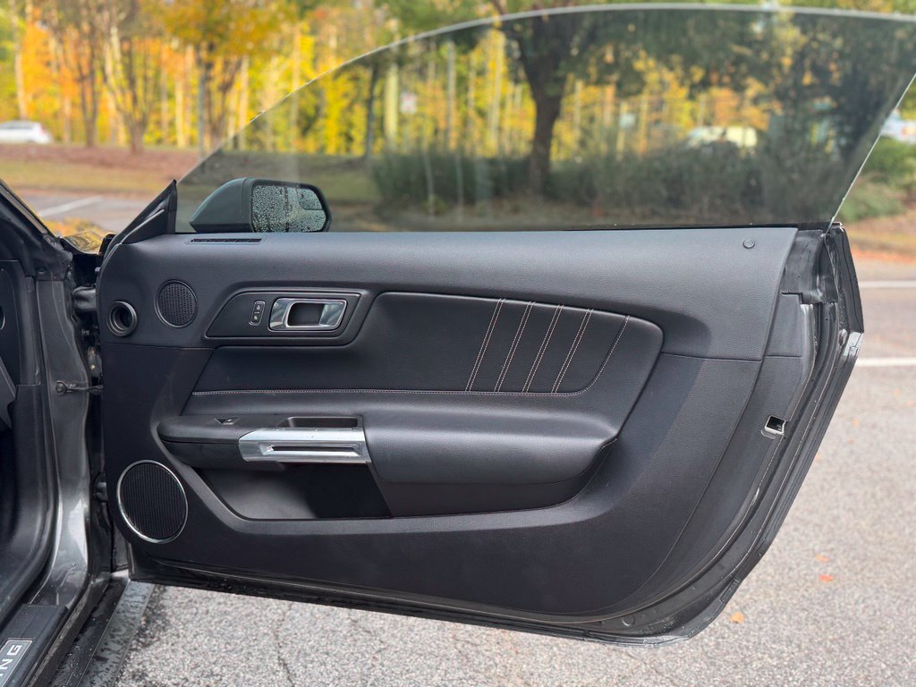 Used 2018 Ford Mustang Premium RWD image 13