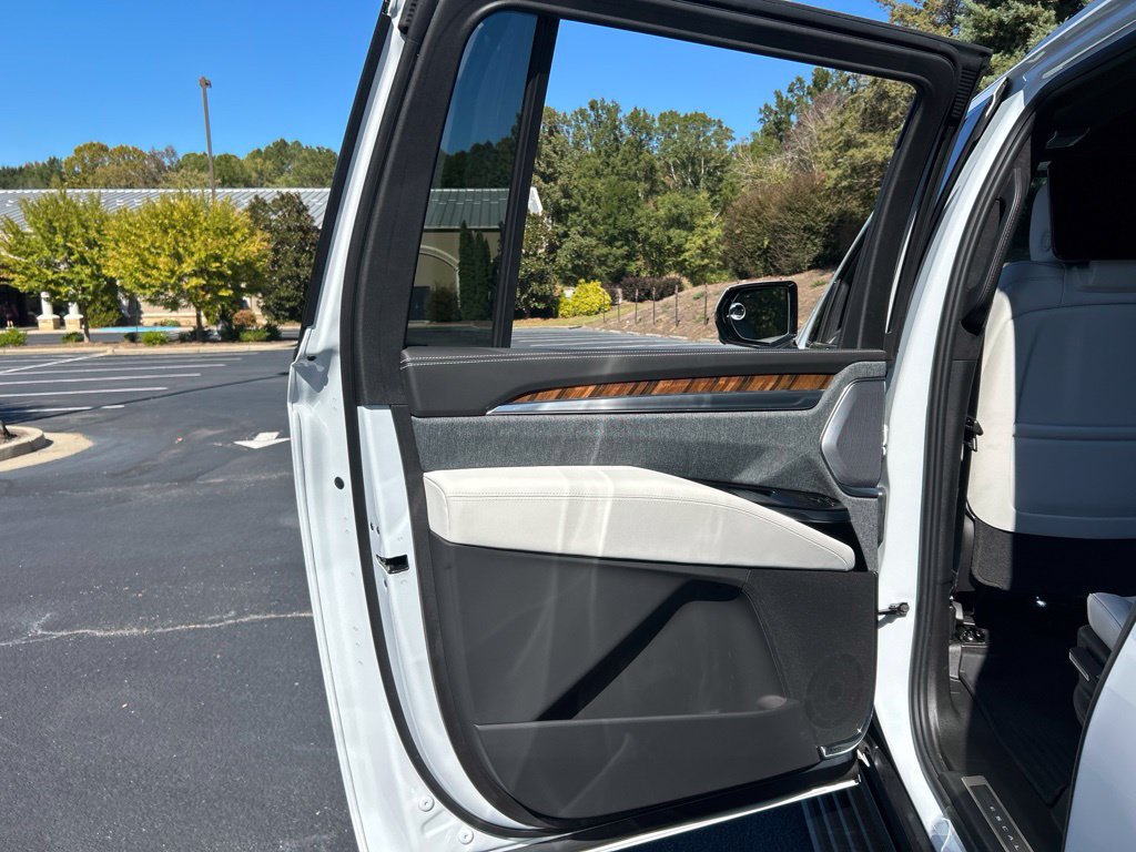 Used 2026 Cadillac Escalade ESV Platinum Luxury w/ LPO, Floor Liner Package AWD/4WD image 74