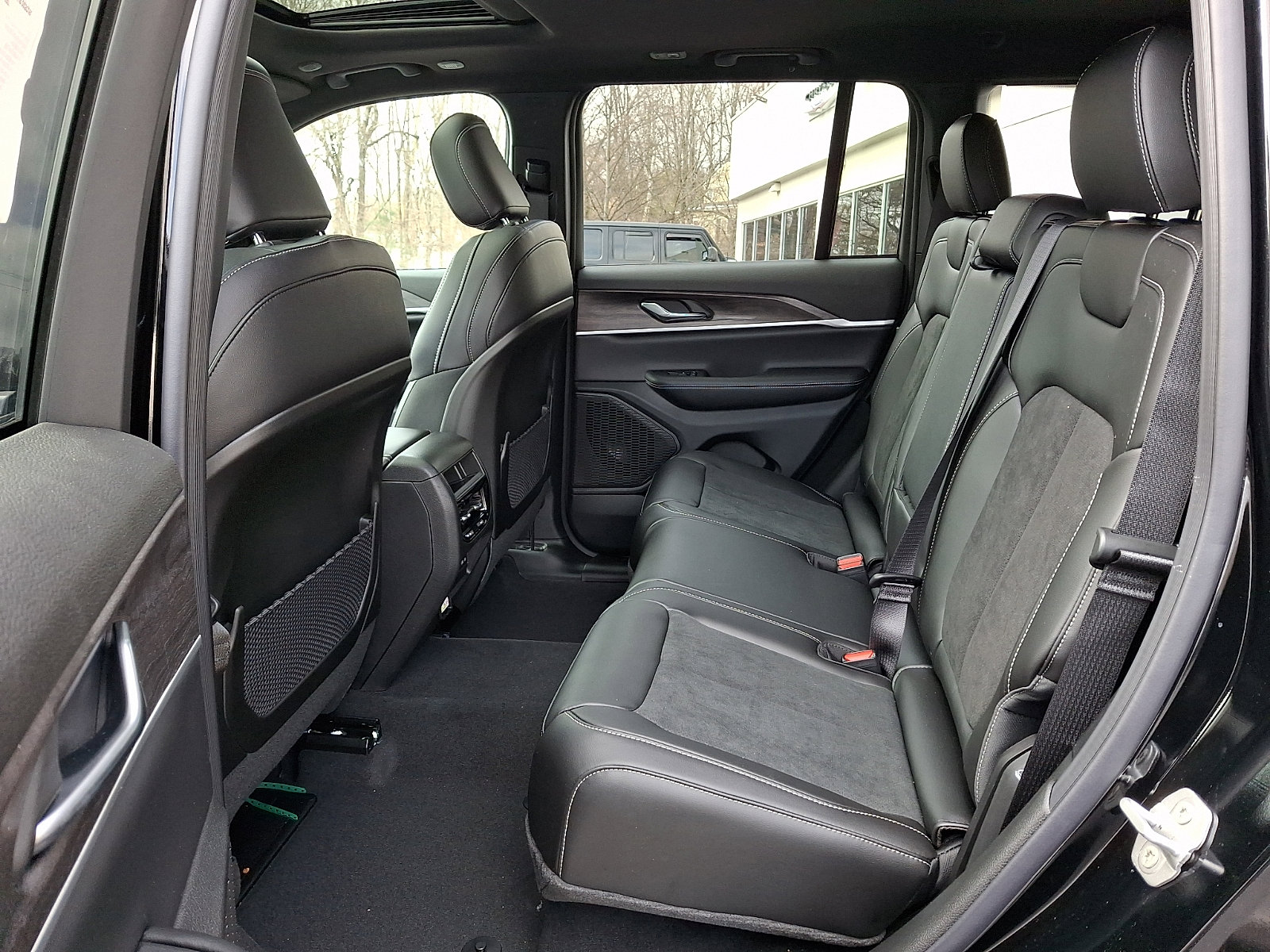 New 2026 Jeep Grand Cherokee Altitude AWD/4WD image 6