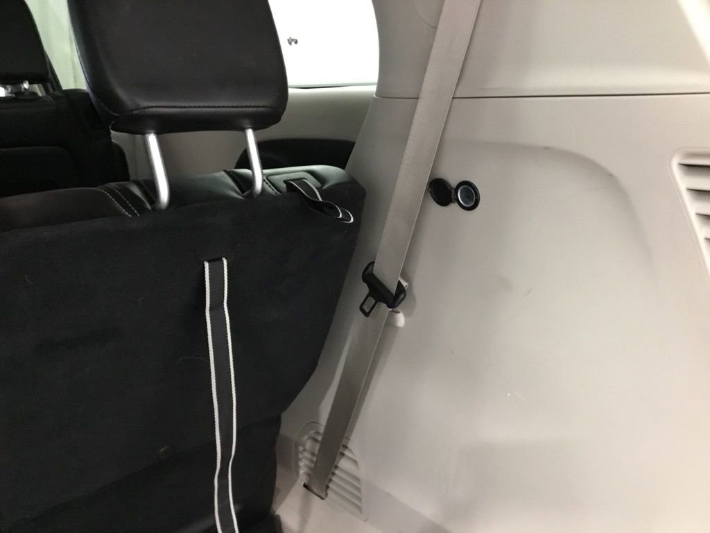 Used 2023 Chrysler Pacifica Touring-L image 17