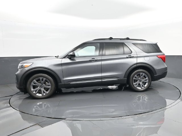 Used 2022 Ford Explorer XLT w/ Equipment Group 202A AWD/4WD image 5