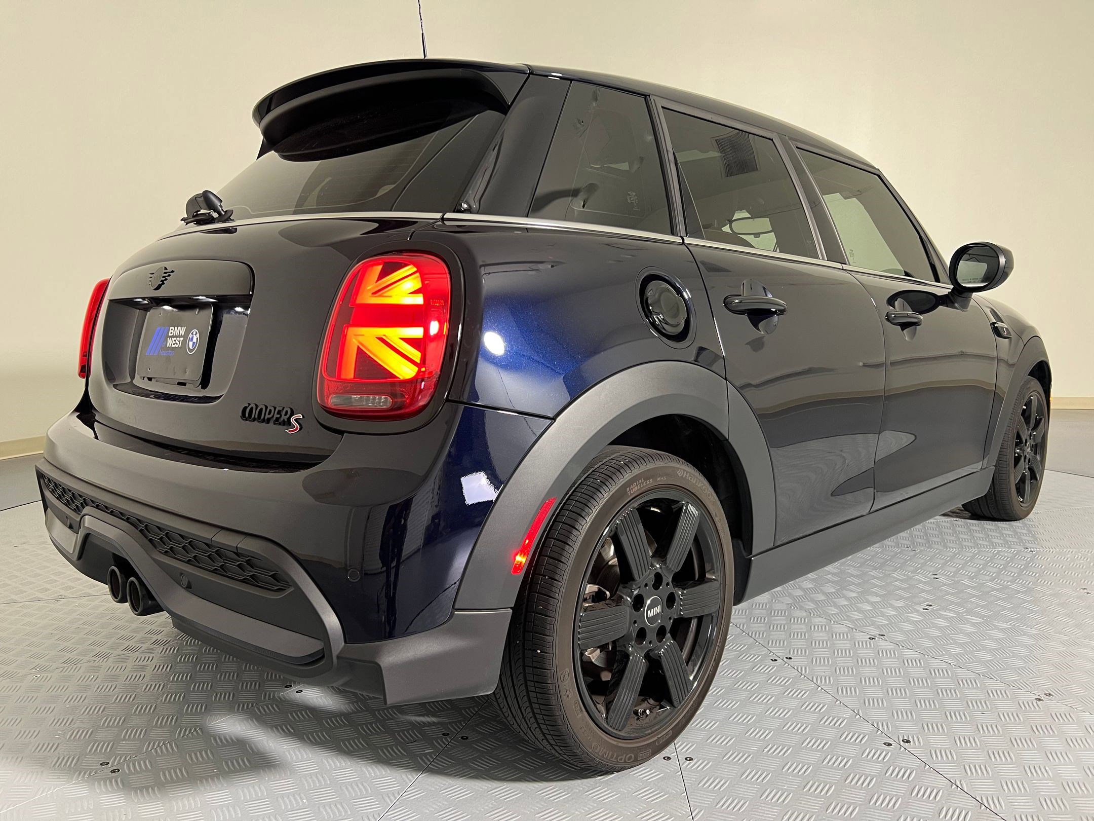 Used 2024 MINI Cooper S image 9