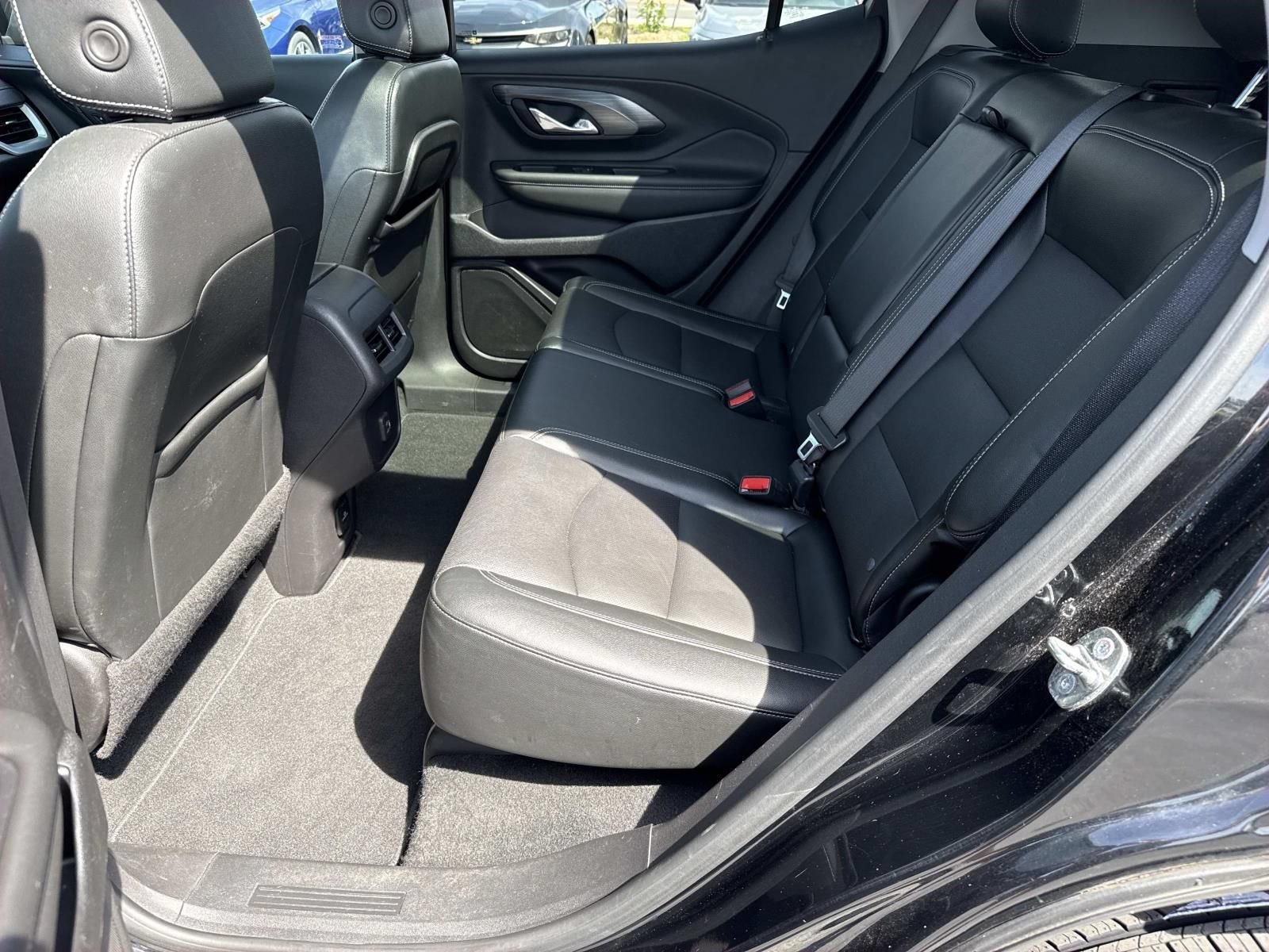 Used 2023 GMC Terrain SLT AWD/4WD image 28