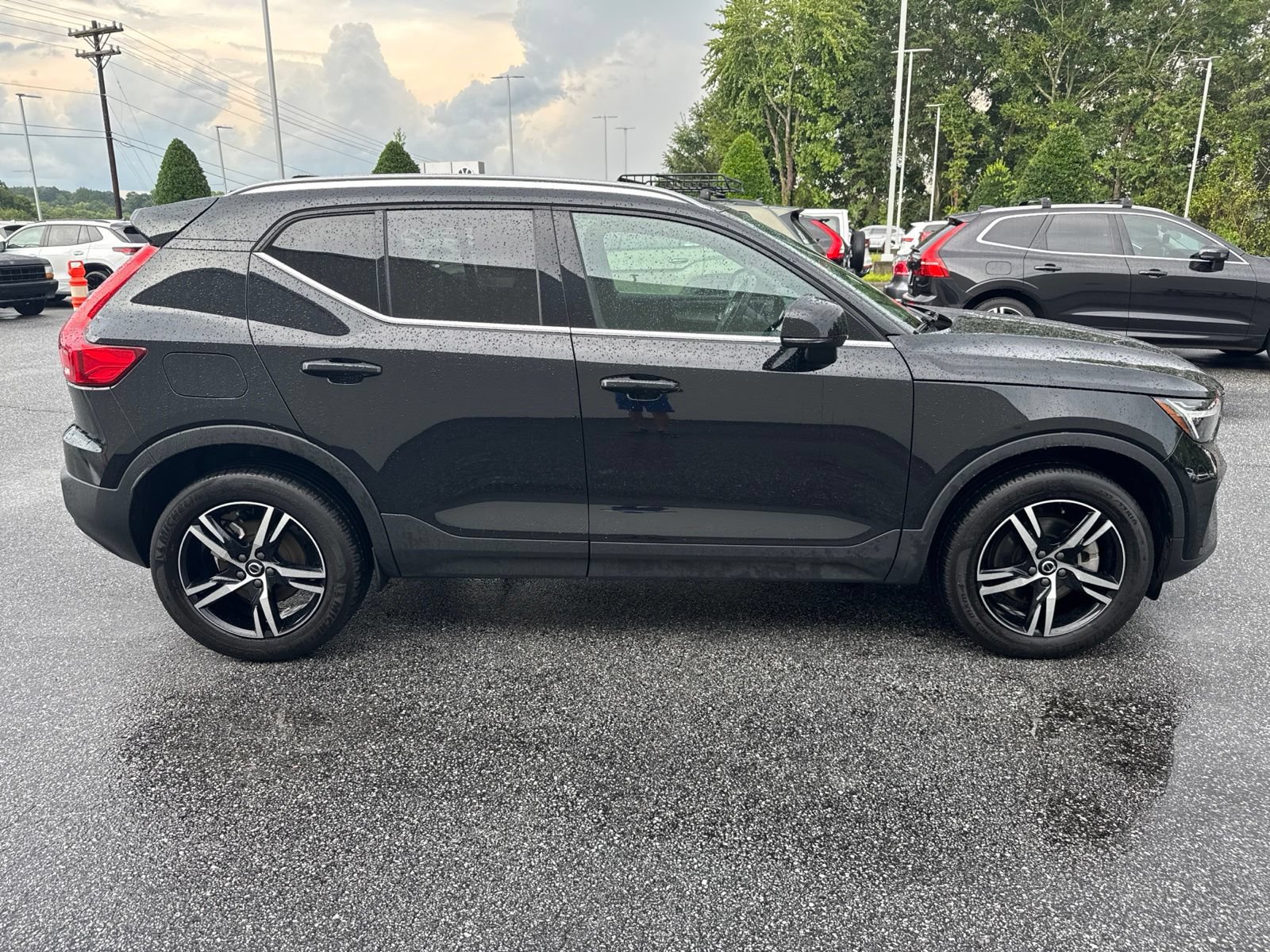 Used 2025 Volvo XC40 B5 Core AWD/4WD image 8