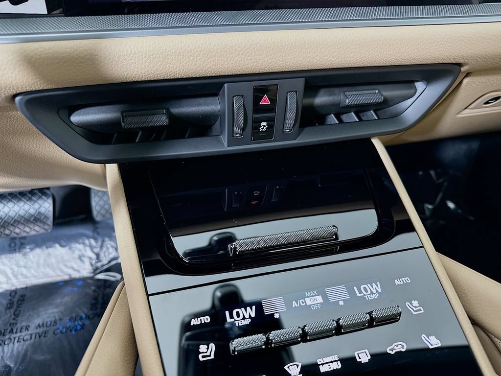 Certified 2026 Porsche Cayenne AWD/4WD image 18
