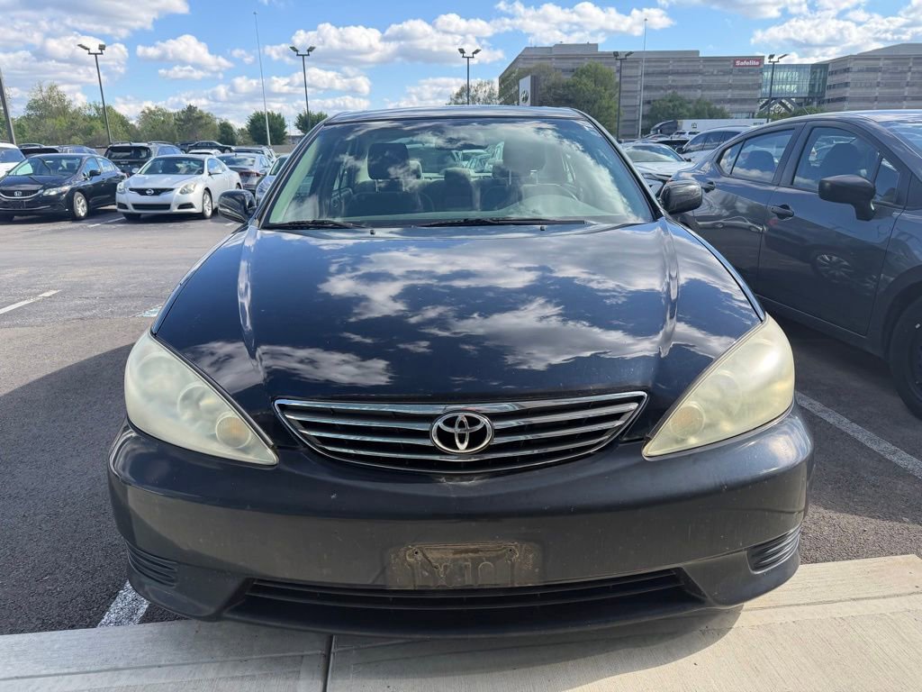 Used 2005 Toyota Camry FWD image 2