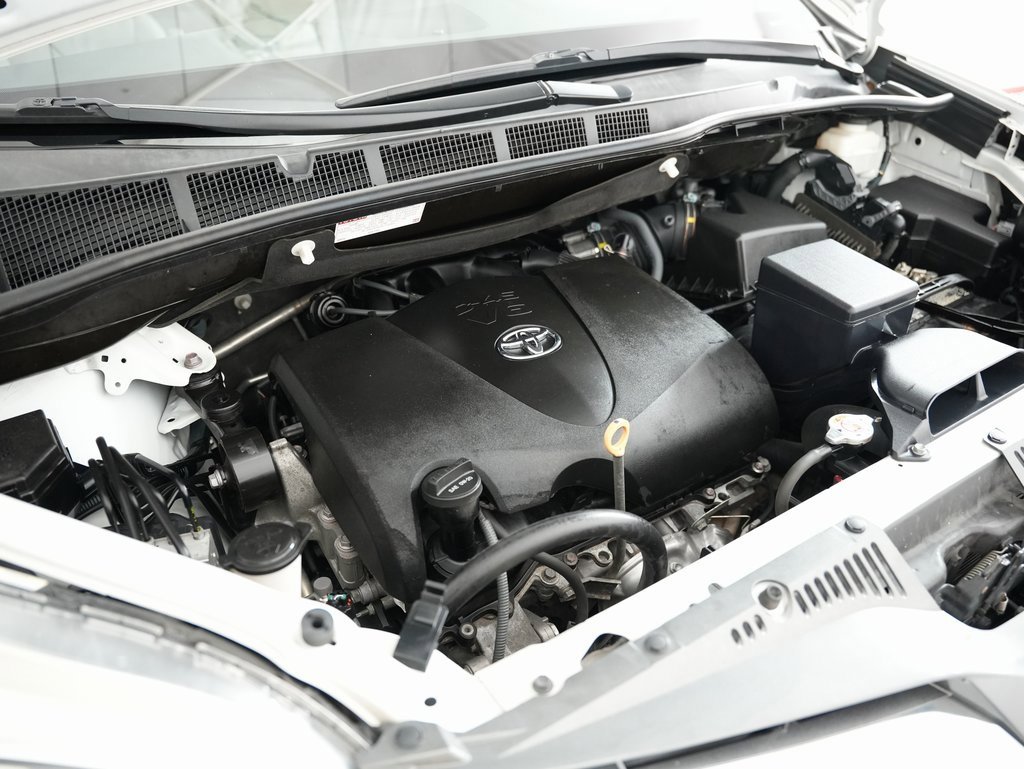 Used 2019 Toyota Sienna Limited Premium image 62