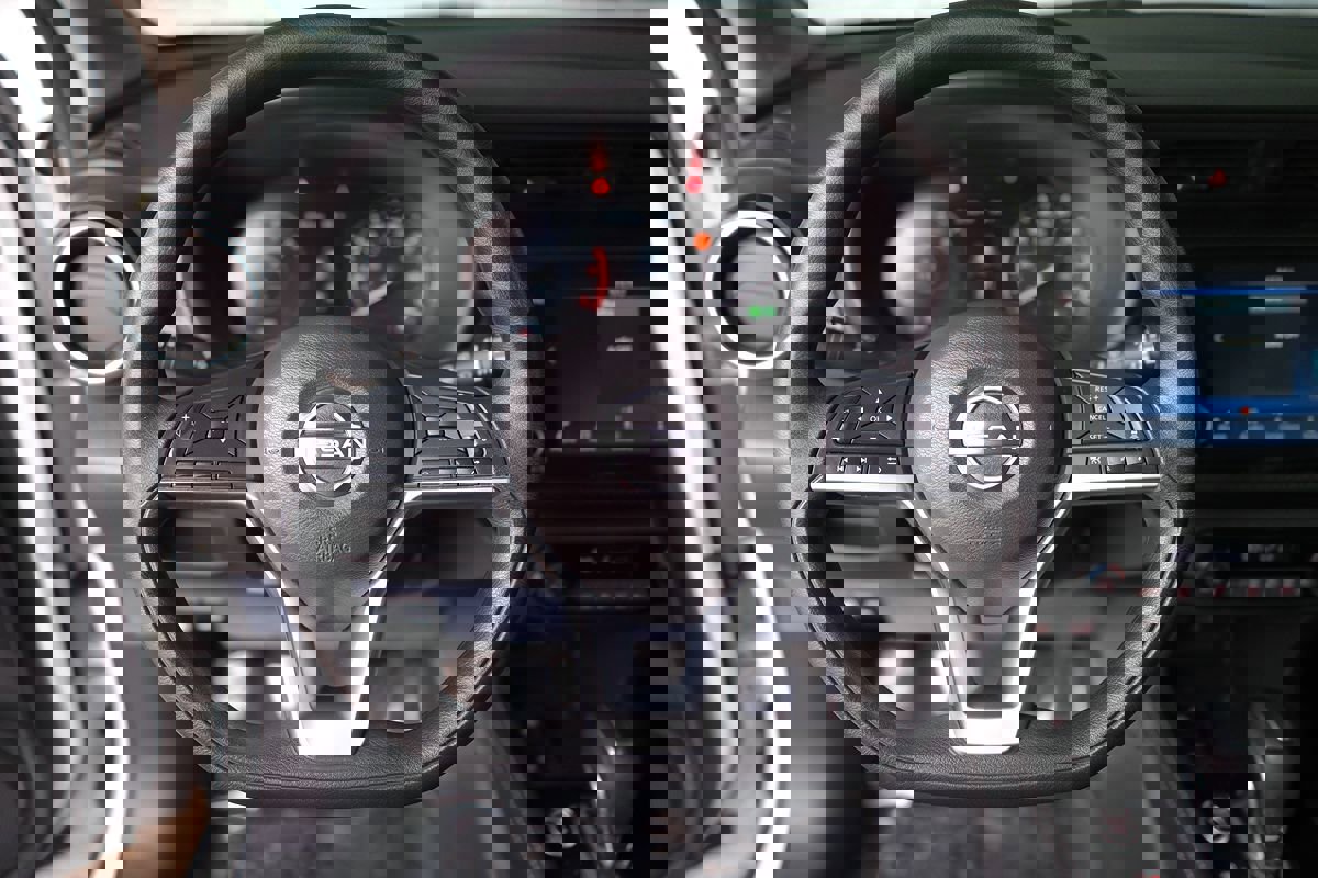 Used 2022 Nissan Kicks SV image 14