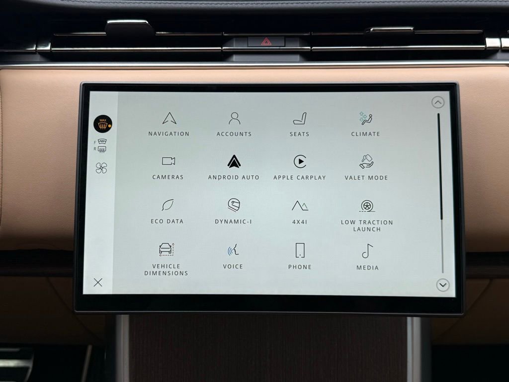 Used 2025 Land Rover Range Rover Long Wheelbase SE AWD/4WD image 24