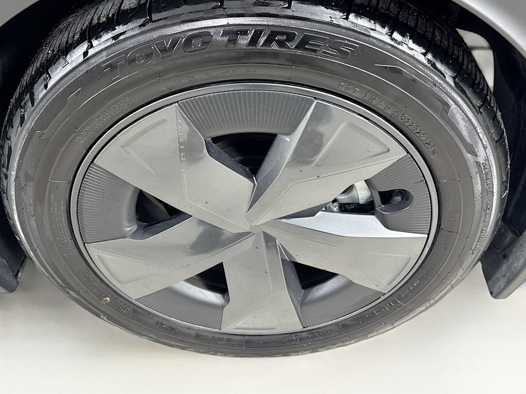 Used 2025 Toyota Prius LE FWD image 37