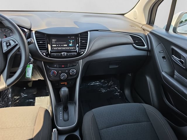 Used 2017 Chevrolet Trax LS AWD/4WD image 15