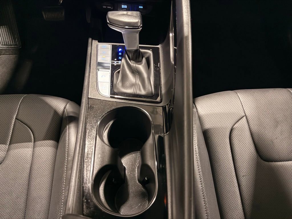 Used 2024 Hyundai Elantra Limited image 27