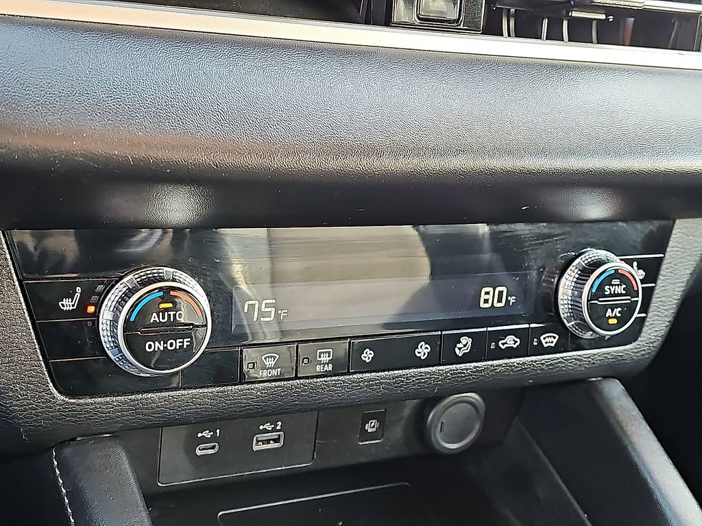 Used 2024 Mitsubishi Outlander SE image 17