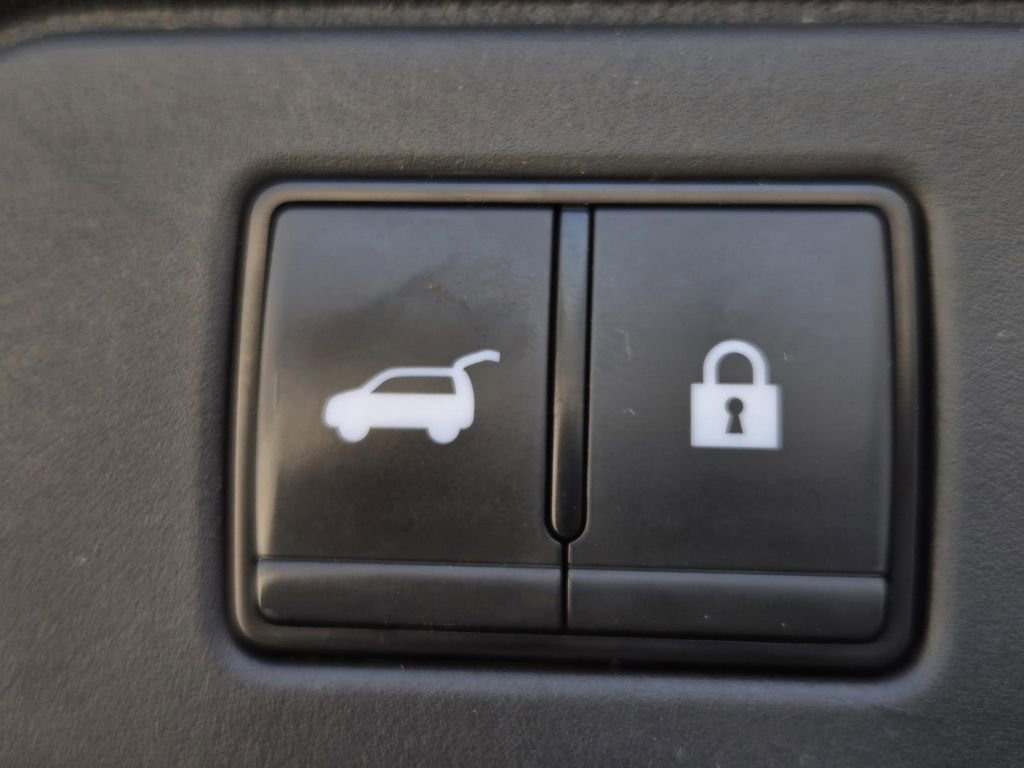 Certified 2025 Nissan Pathfinder SV image 10