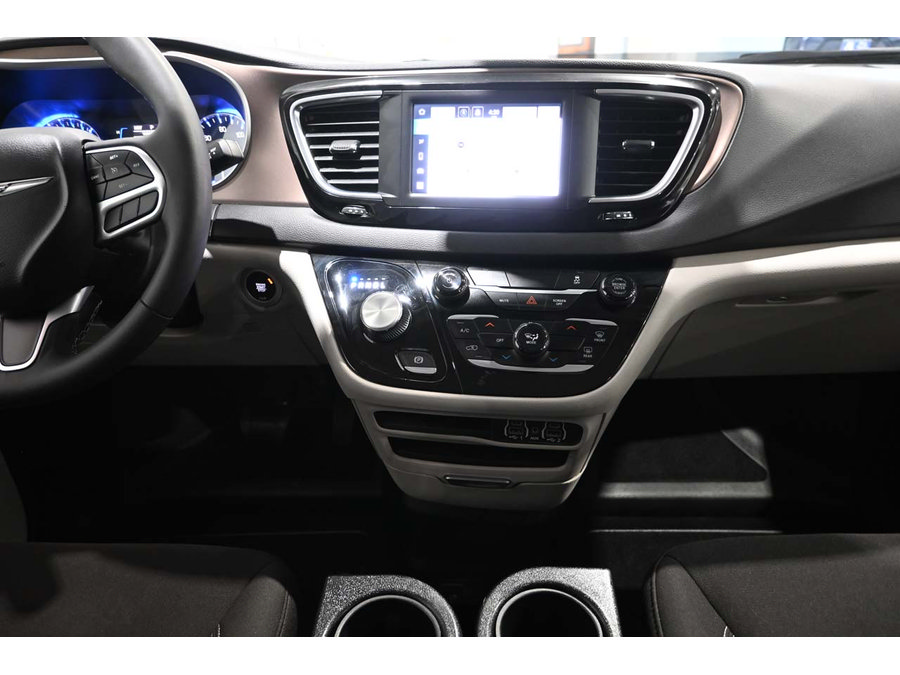 Used 2024 Chrysler Voyager LX FWD image 23