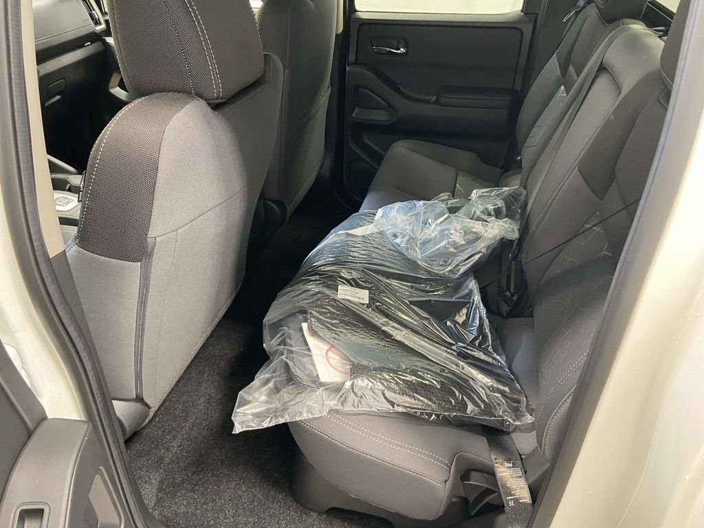 New 2026 Nissan Frontier 4x4 Crew Cab image 11