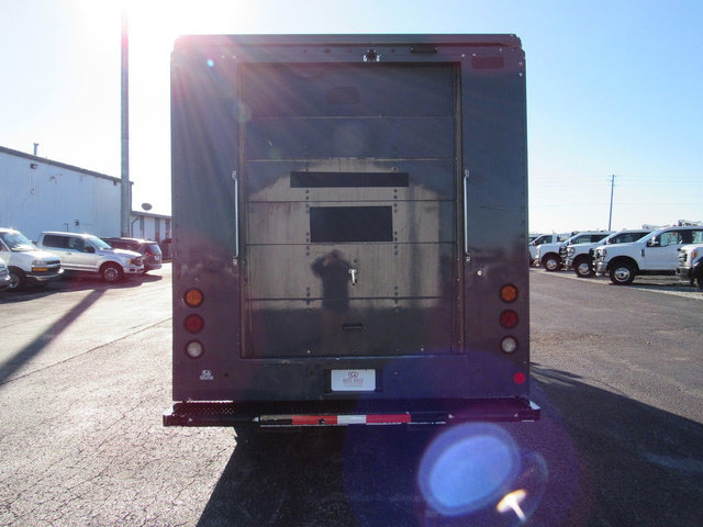 Used 2019 Ford E-450 and Econoline 450 Super Duty RWD image 6