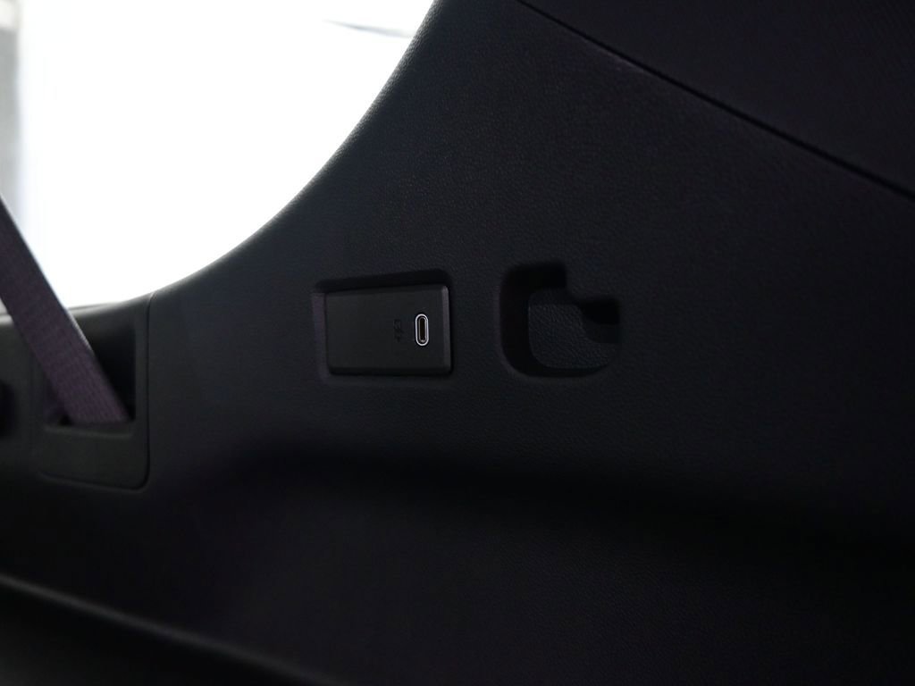 Used 2025 GMC Yukon XL Denali image 45