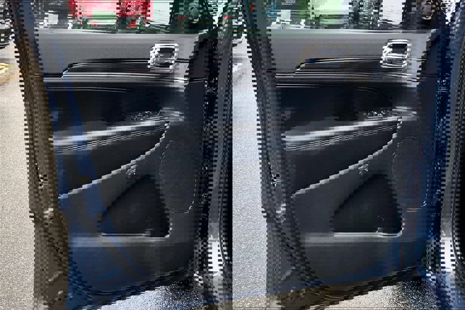 Used 2019 Jeep Grand Cherokee Limited image 21