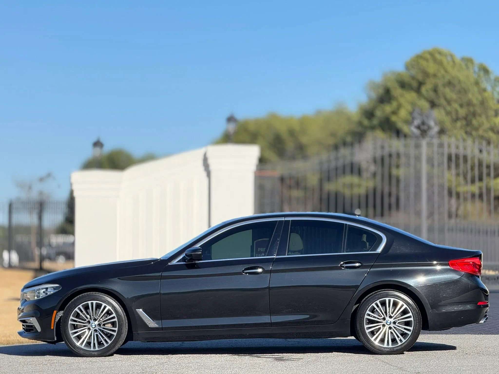 Used 2018 BMW 540i w/ Premium Package RWD image 7