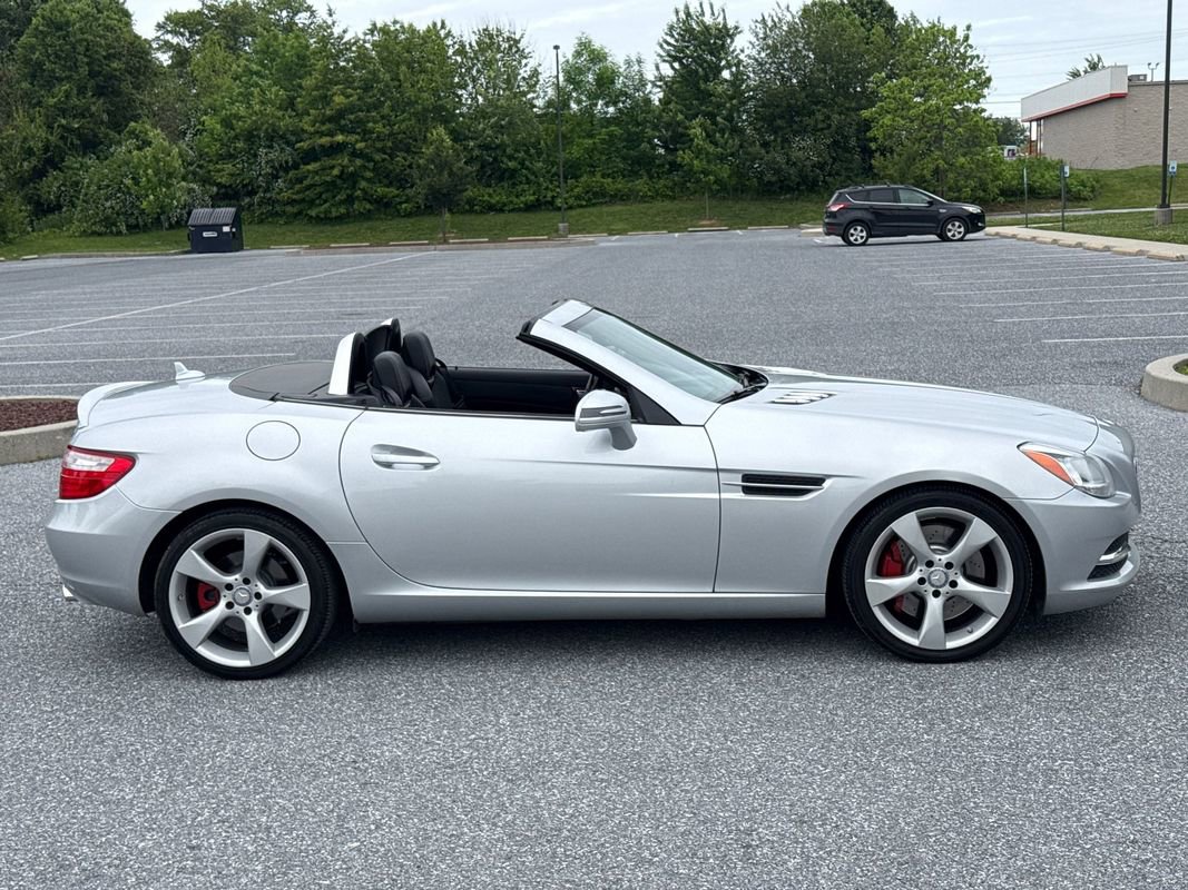 Used 2012 Mercedes-Benz SLK 350 image 9