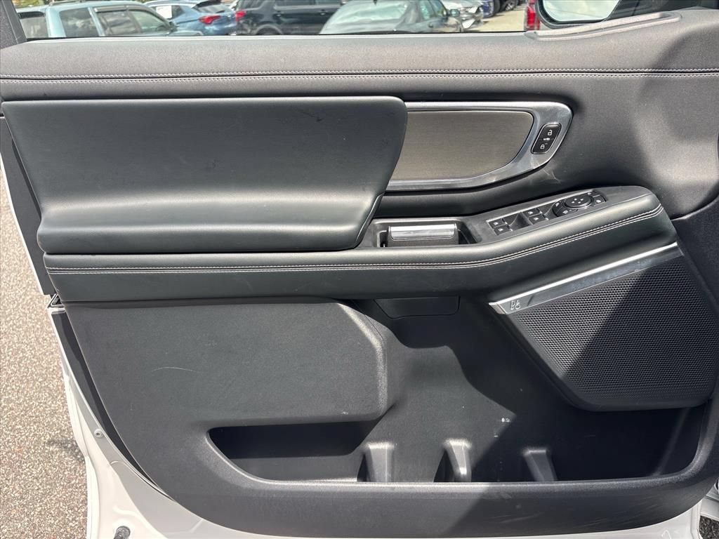 Used 2026 Ford Expedition Platinum w/ Driver's Package AWD/4WD image 8