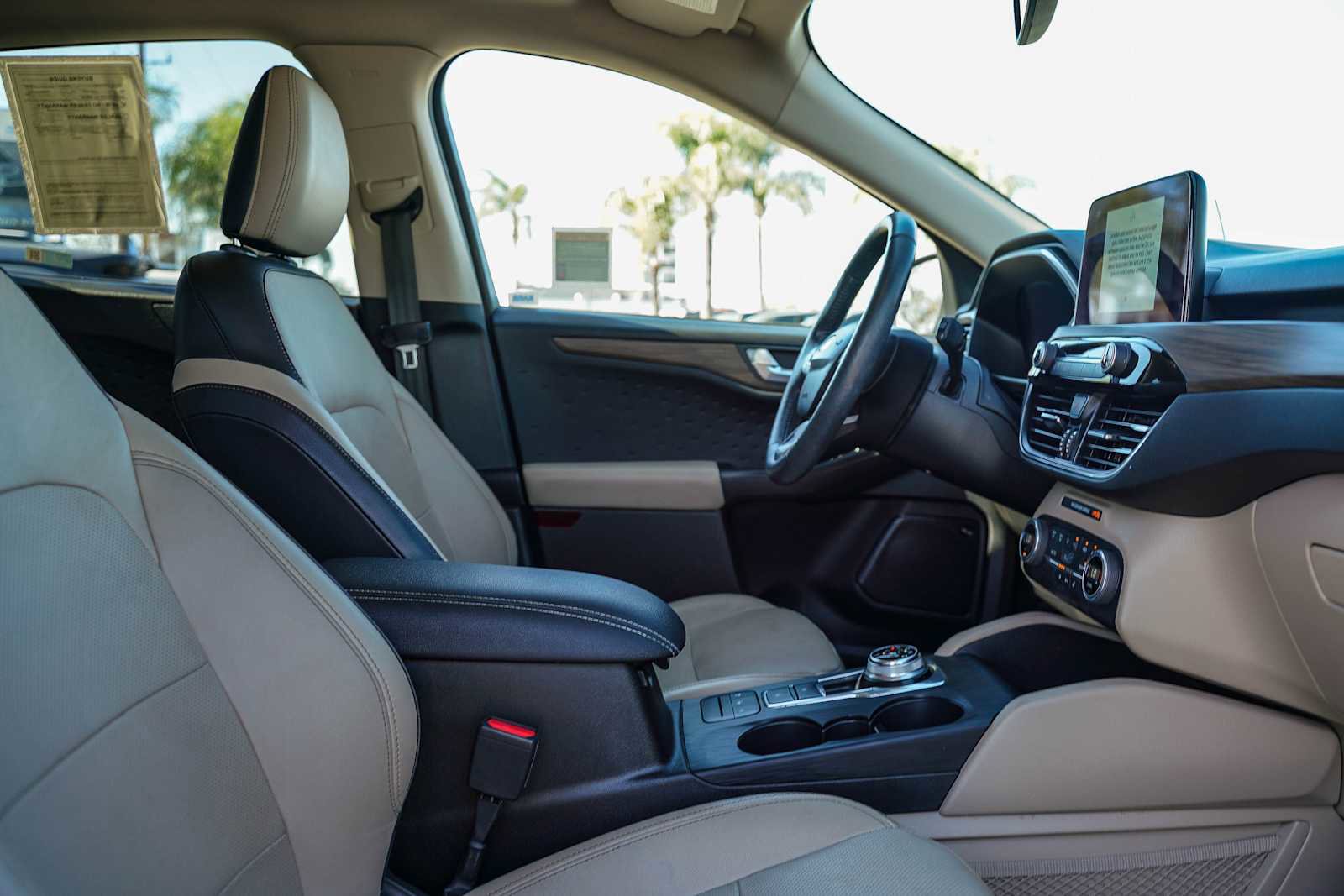 Used 2020 Ford Escape Titanium image 14