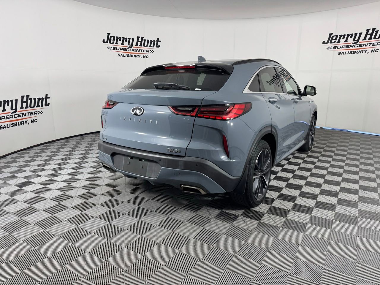 Used 2023 INFINITI QX55 Luxe w/ Cargo Package image 9