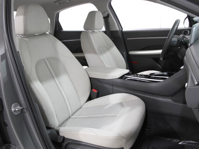 Used 2023 Hyundai Sonata SEL w/ Cargo Package image 16