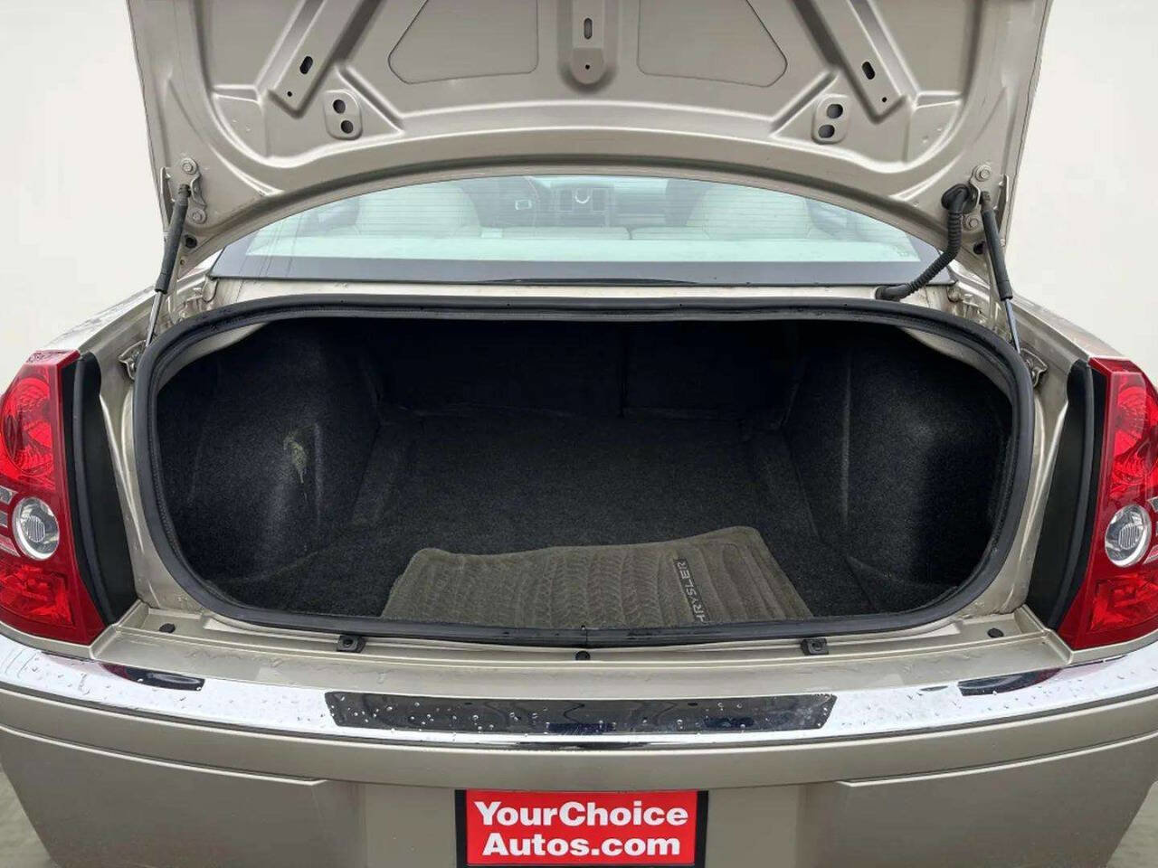 Used 2008 Chrysler 300 Limited image 13