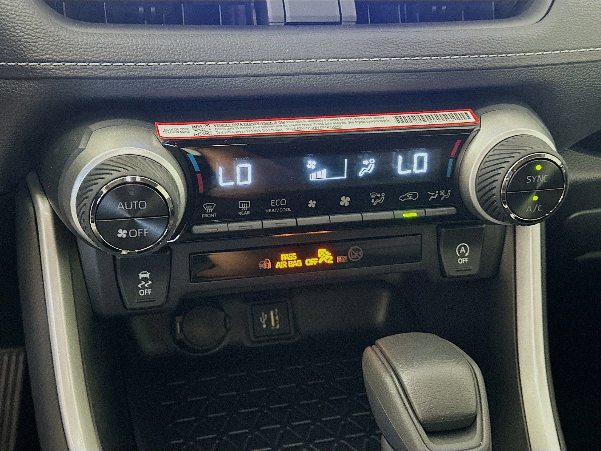 Used 2025 Toyota RAV4 XLE w/ Convenience Package image 24