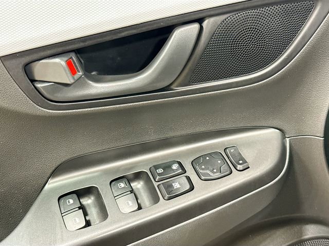 Used 2020 Hyundai Kona SE image 19