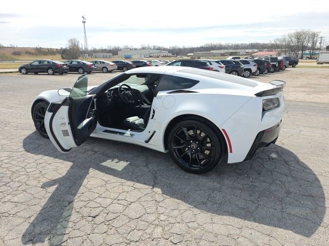Used 2016 Chevrolet Corvette Z06 w/ 3LZ Preferred Equipment Group image 14