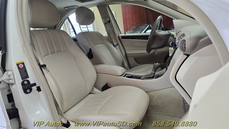 Used 2007 Mercedes-Benz C 350 Sedan image 17