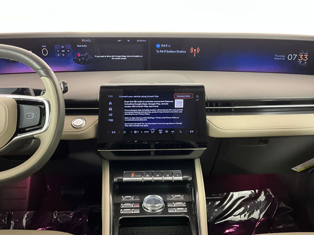 Used 2025 Lincoln Nautilus Premier image 12