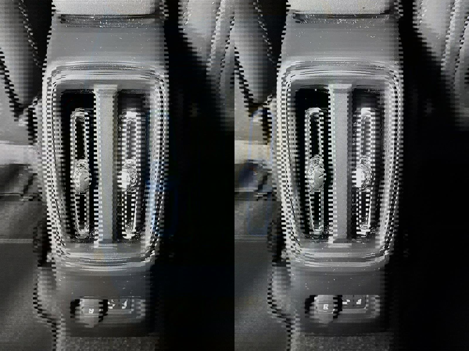 Used 2023 Volvo C40 P8 Recharge Ultimate image 28