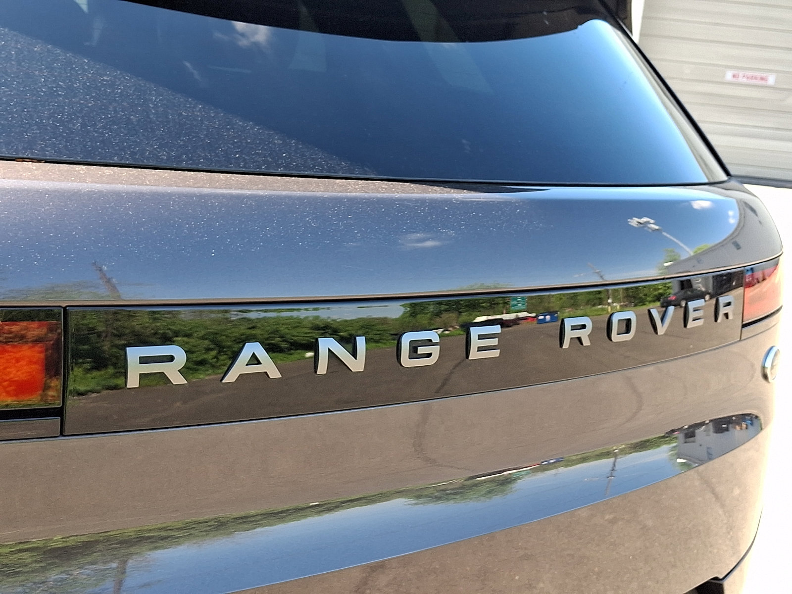 Used 2023 Land Rover Range Rover Sport SE AWD/4WD image 29