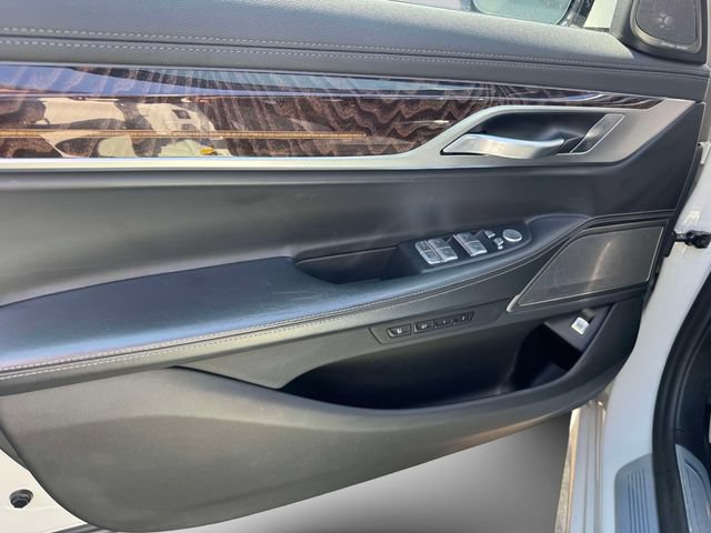 Used 2021 BMW 750i xDrive w/ M Sport Package AWD/4WD image 21